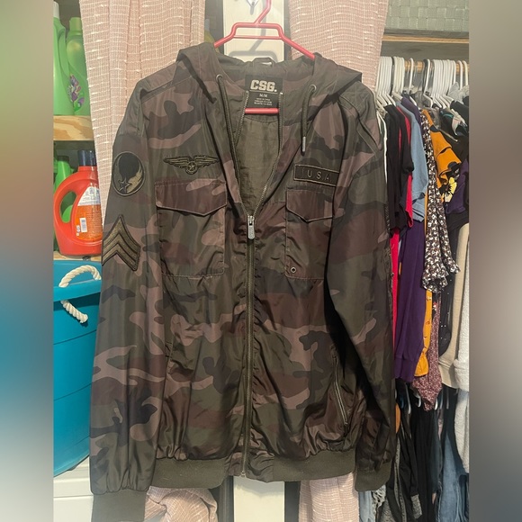 Wind breaker Jacket - Picture 1 of 3